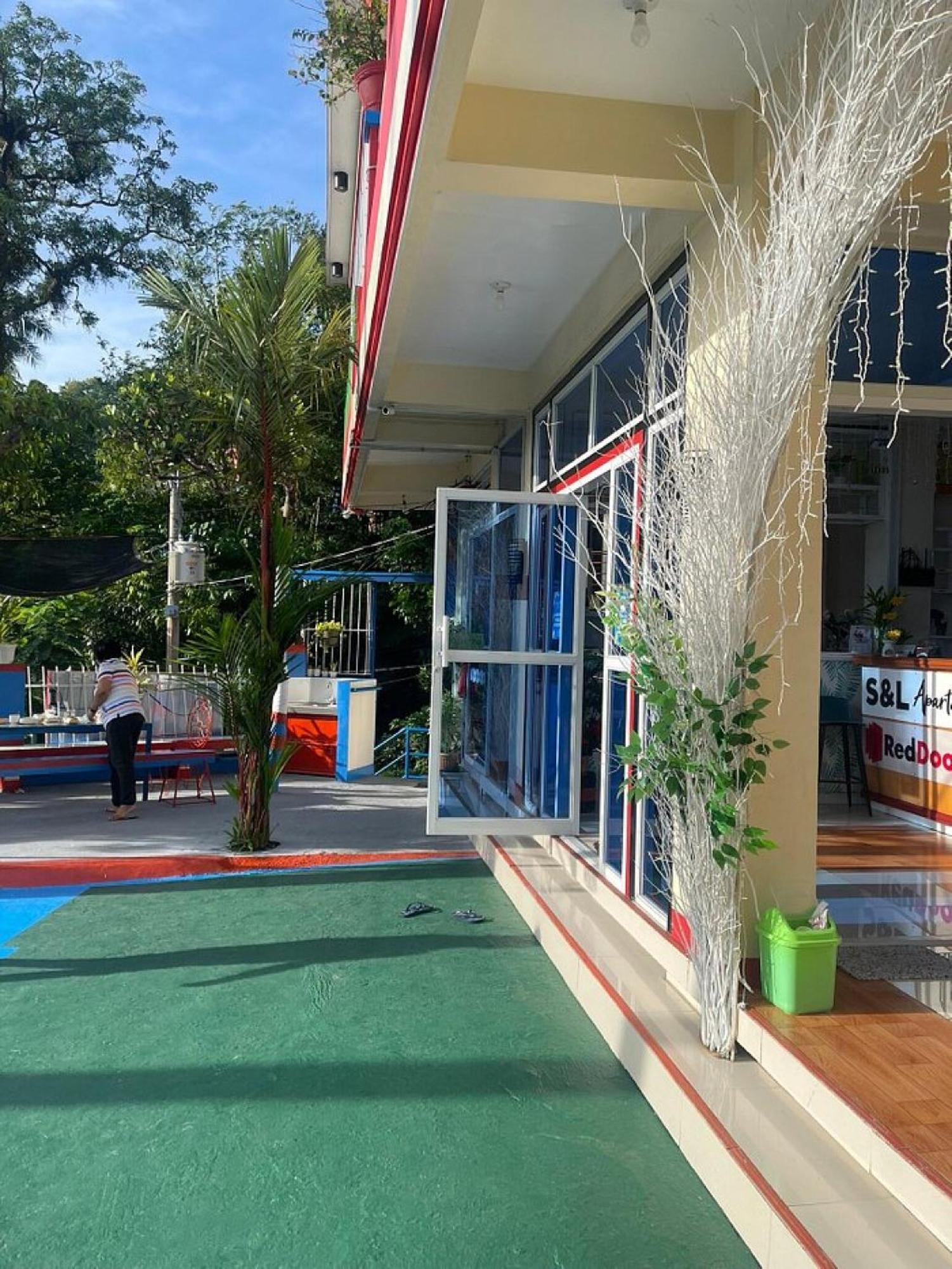 Reddoorz At S & L Apartelle Daraga Albay Legazpi Εξωτερικό φωτογραφία
